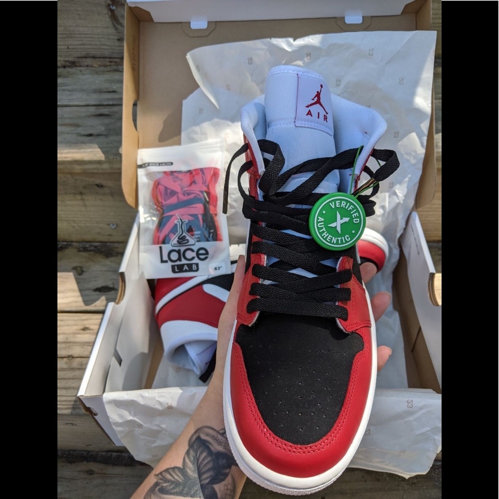 Jordan 1 Mid! Red / black / white! - Picture 4 of 6
